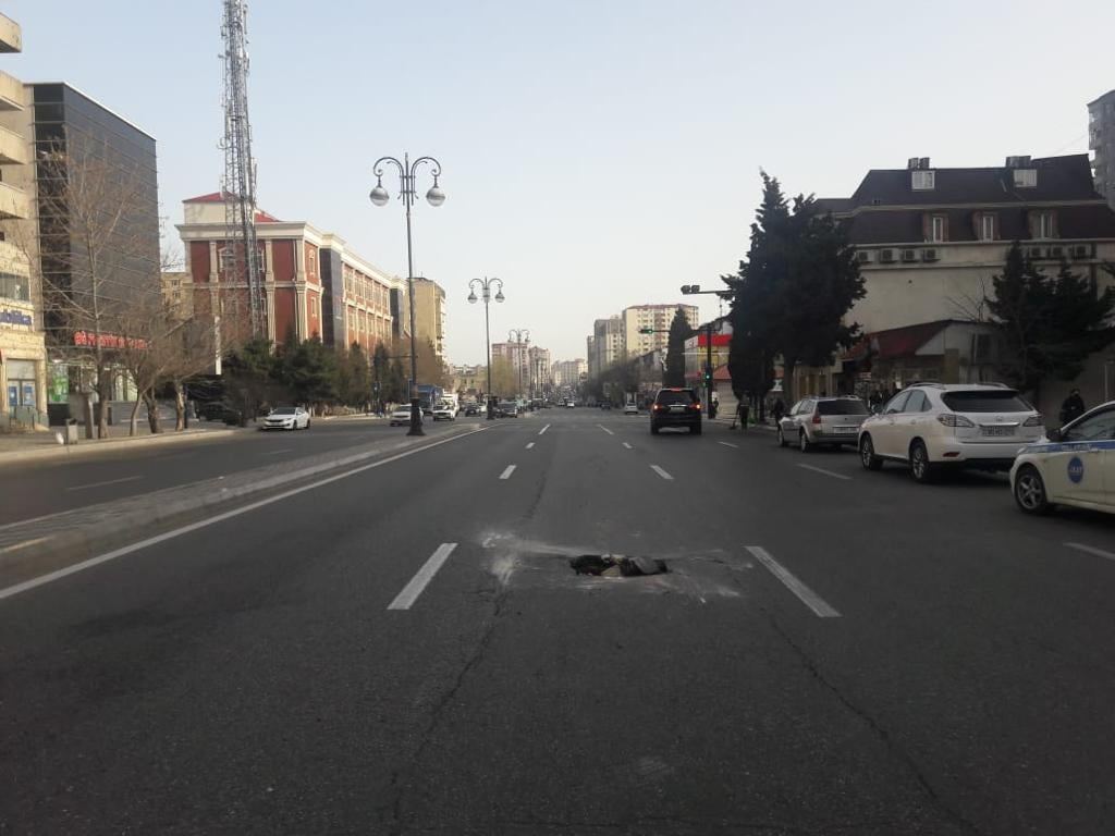 Bakıda iki yerdə yol ÇÖKDÜ