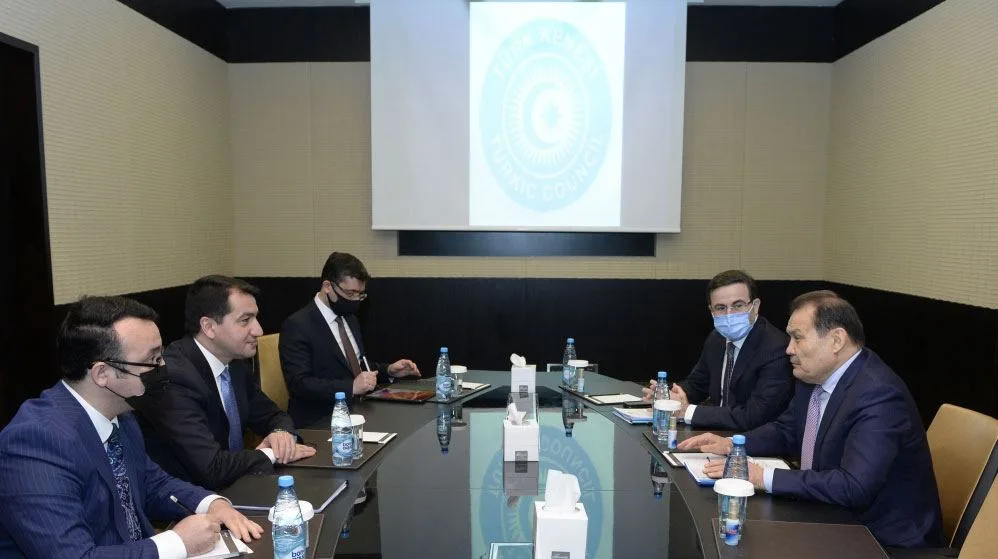 Prezidentin köməkçisi Türk Şurasının Baş katibi ilə görüşüb