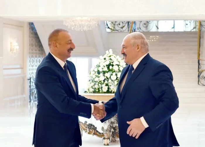 “Münasibətlərimiz əladır, heç kəs bizə mane ola bilməz” - Lukaşenko
