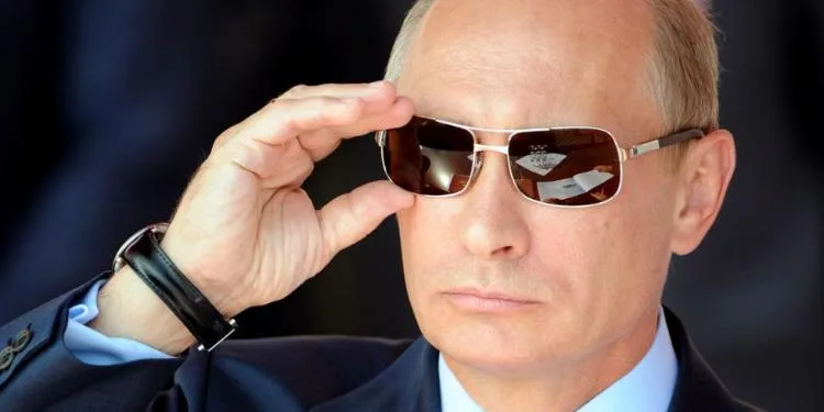 Putinin illik gəliri açıqlanıb