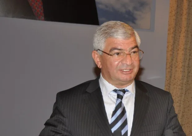 İcra başçısı qardaşına yas mərasimi keçirən məmuru İŞDƏN ÇIXARDI