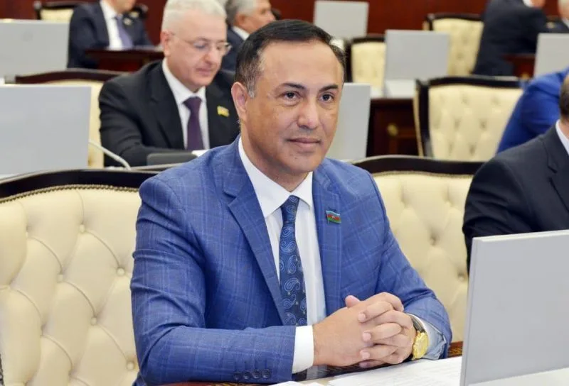 “Hüseynbala Mirələmovun şərəf və ləyaqətini alçaltmaq olmaz” - Elman Nəsirov