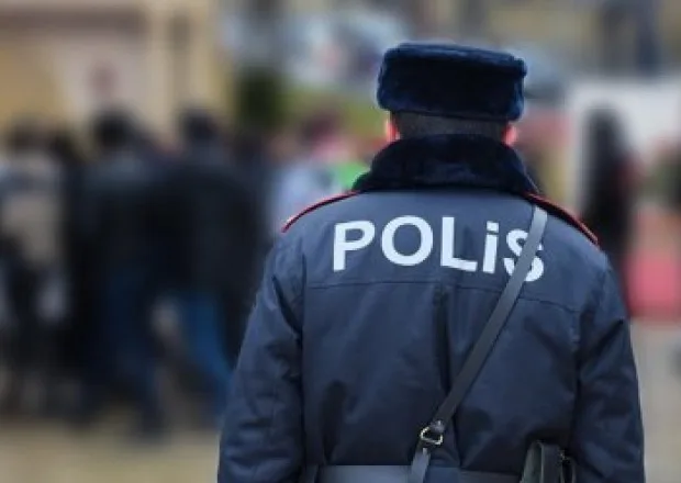 Polislərin üzərinə maşın sürən şəxs həbs edildi
