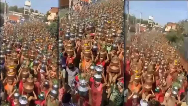 Yüzlərlə insan koronavirusu məhv etmək üçün dini ritual həyata keçirdi - VİDEO