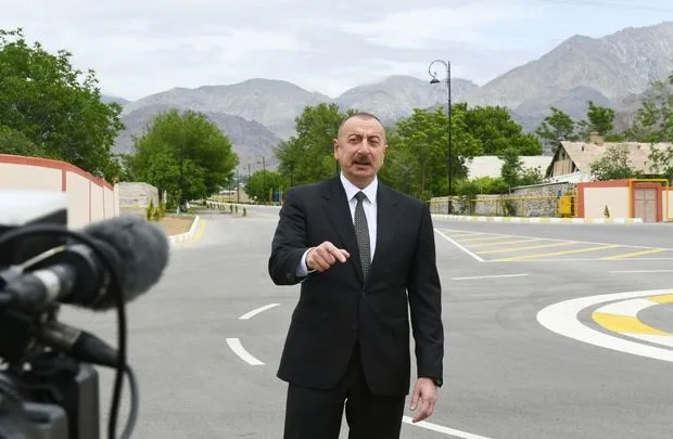 İlham Əliyev Kanada və Fransa XİN-nin bəyanatını kəskin tənqid etdi