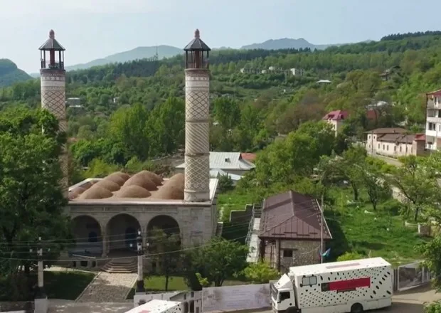 29 ildən sonra Şuşada bayramı namazı qılınır - CANLI