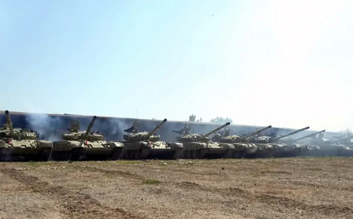 Tank bölmələri təlimlərə cəlb olundu - VİDEO