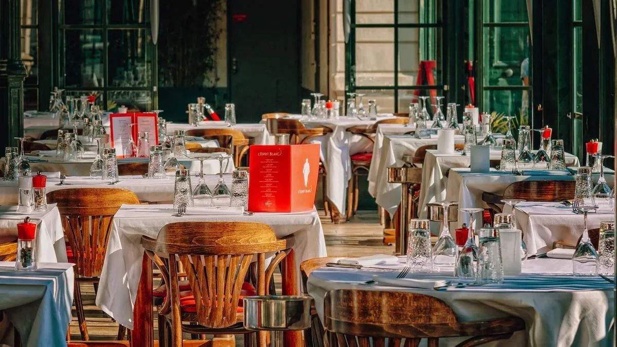 Bakıdakı məhşur restoran nöqsanlara görə BAĞLANDI