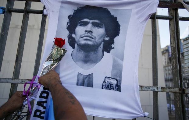 Dieqo Maradona öldürülüb - Prokurorluq açıqladı