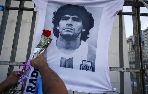 Dieqo Maradona öldürülüb - Prokurorluq açıqladı