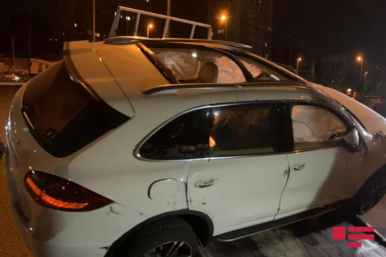 Bakıda aşan “Porsche”ni görün kim sürüb? - VİDEO/FOTO