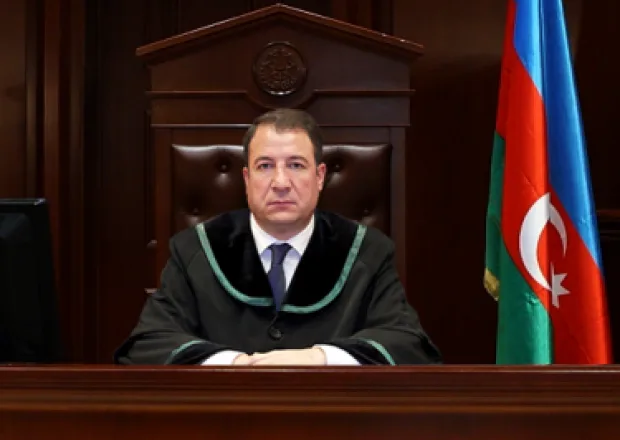 Məhkəmə sədrinin gömrükdə işləyən kürəkəni HƏBS EDİLDİ