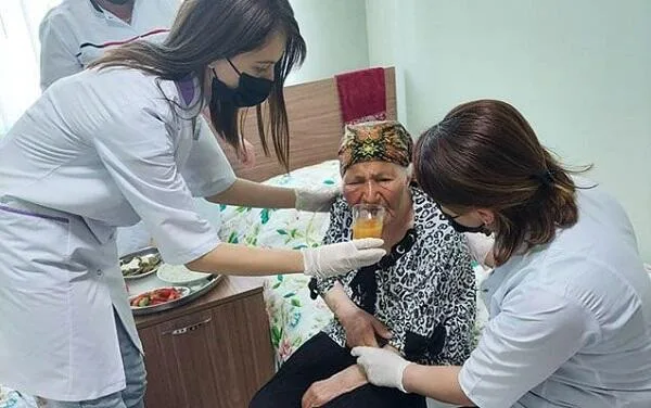 Dövlət tövləyə bağlanan qadını himayəyə götürdü