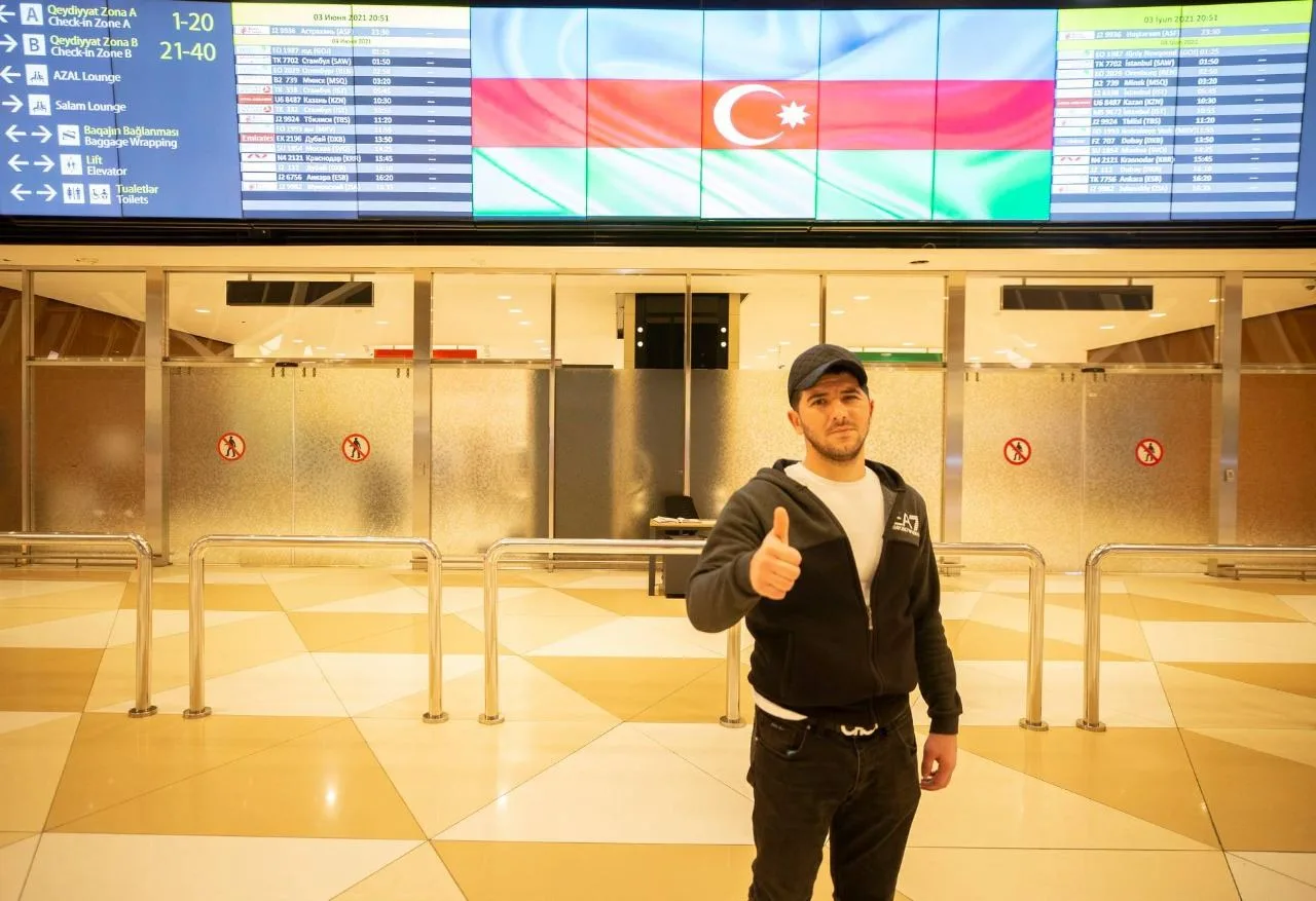 Türkiyəyə göndərilən daha 5 qazimiz sağalaraq ölkəyə qayıtdı - FOTO