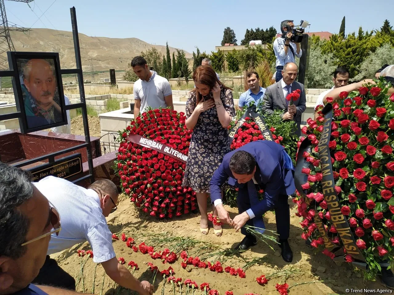 Xalq artisti Ramiz Əzizbəyli dəfn olunub
