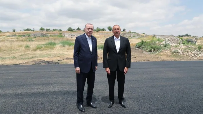 Azərbaycan və Türkiyə prezidentləri “Xan qızı” bulağında