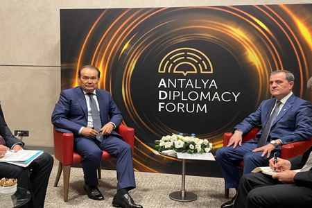 Ceyhun Bayramov Türk Şurasının Baş katibi ilə görüşüb
