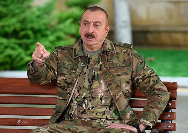 Prezidentdən xüsusi, hərbi və diplomatik rütbələrlə bağlı FƏRMAN