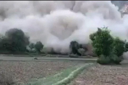Pakistanda torpaq sürüşməsi: Ölənlər var