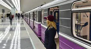 Bakı metrosunda problem: Sərnişinlər boşaldıldı