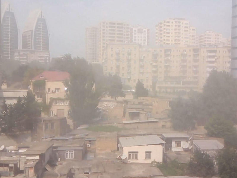 Bakıda toz dumanı müşahidə olunur