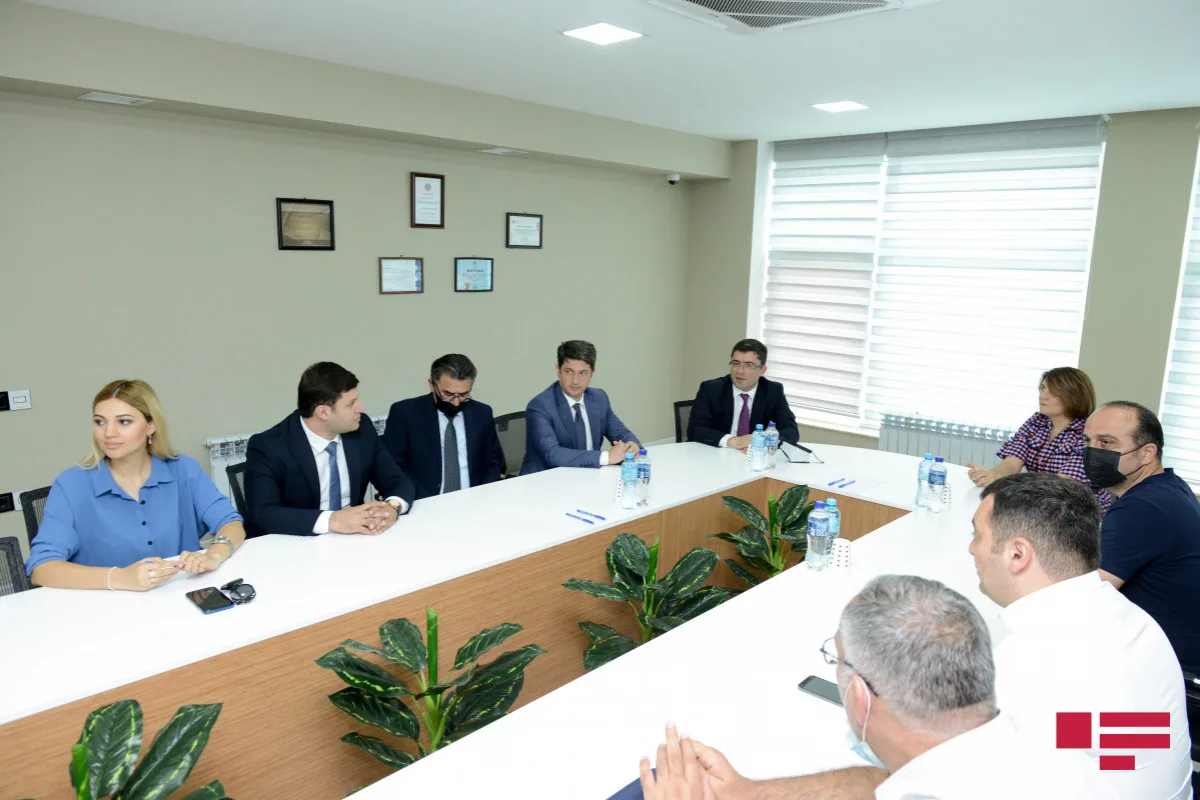 “Media haqqında” qanun layihəsi “APA Group”-da müzakirə olunub