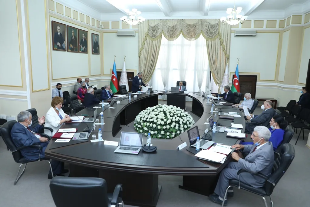 AMEA-da Prezident İlham Əliyevin çıxışından irəli gələn vəzifələr müzakirə olunub - Foto