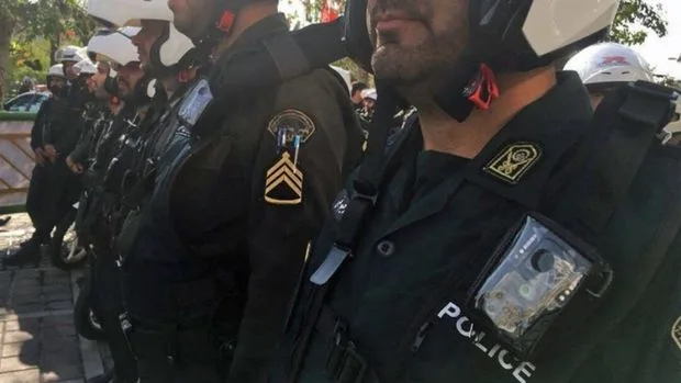 İranda aksiyaları dağıtmaq üçün xüsusi polis qüvvələri cəlb edildi - VİDEO