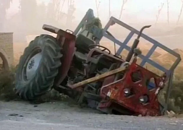 Pəncabda traktor avtobusla toqquşdu: Ölən və yaralananlar var