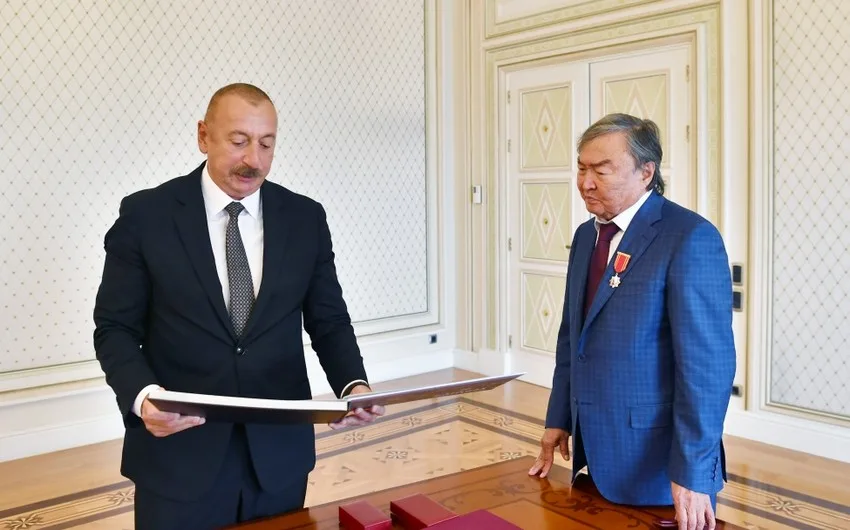 Prezident İlham Əliyev görkəmli qazax şairi və ictimai xadim Oljas Süleymenovu qəbul edib