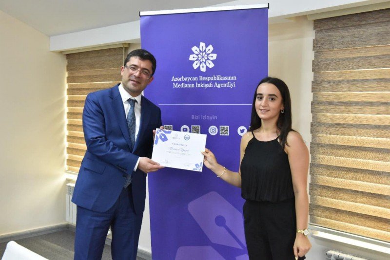 Media könüllülərinə sertifikatlar təqdim edilib - FOTOLAR