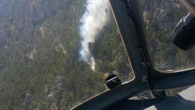 Türkiyədə yanğınsöndürən helikopter qəzaya uğrayıb