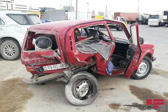 Ceyranbatanda iki avtomobil toqquşdu - sürücülər xəsarət aldı