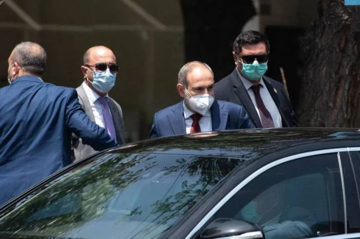 Nikol Paşinyan Gürcüstanda rəsmi səfərdədir