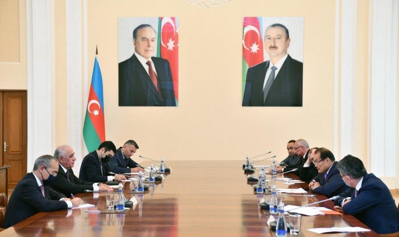 Əli Əsədov Türk Şurasının nümayəndə heyəti ilə görüşdü