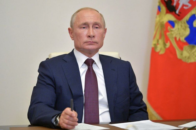 Putin özünü təcrid etdi