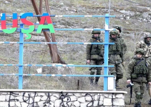 Əsgərlərimiz Şuşaya girmək istəyən sülhməramlı maşınını SAXLADI