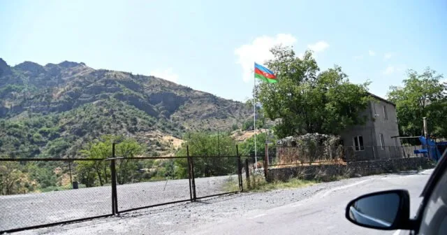 İran və ermənistanlı nazirlər Gorus-Qafan yolunu müzakirə etdi