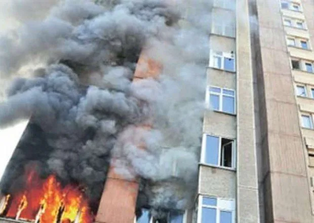 Bakıda çoxmərtəbəli binada YANĞIN