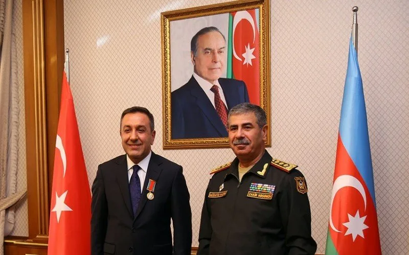 Zakir Həsənov Türkiyə müdafiə nazirinin müavinini təltif etdi
