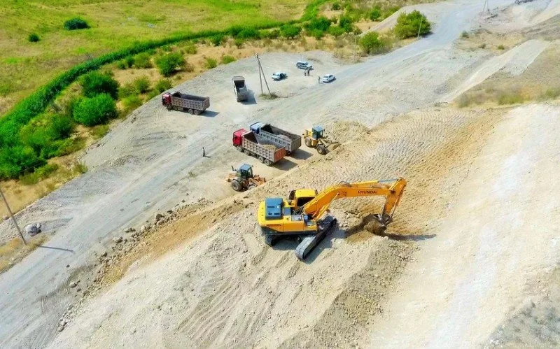 Xudafərin-Qubadlı-Laçın və Xanlıq-Qubadlı avtomobil yollarının inşası sürətlə davam etdirilir