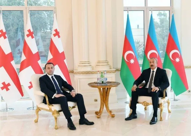 İlham Əliyev Gürcüstanın Baş naziri ilə görüşdü - FOTO (YENİLƏNİB)