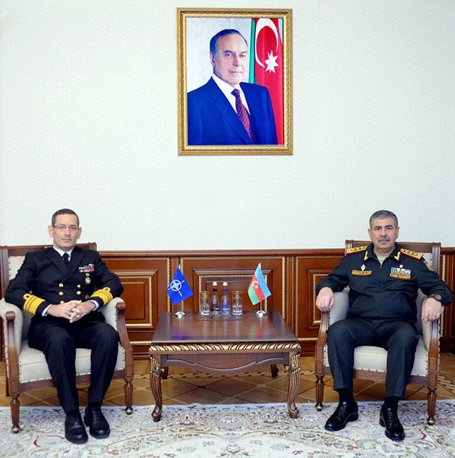 Zakir Həsənov NATO admiralını Ermənistanla sərhəddəki vəziyyət barədə məlumatlandırıb