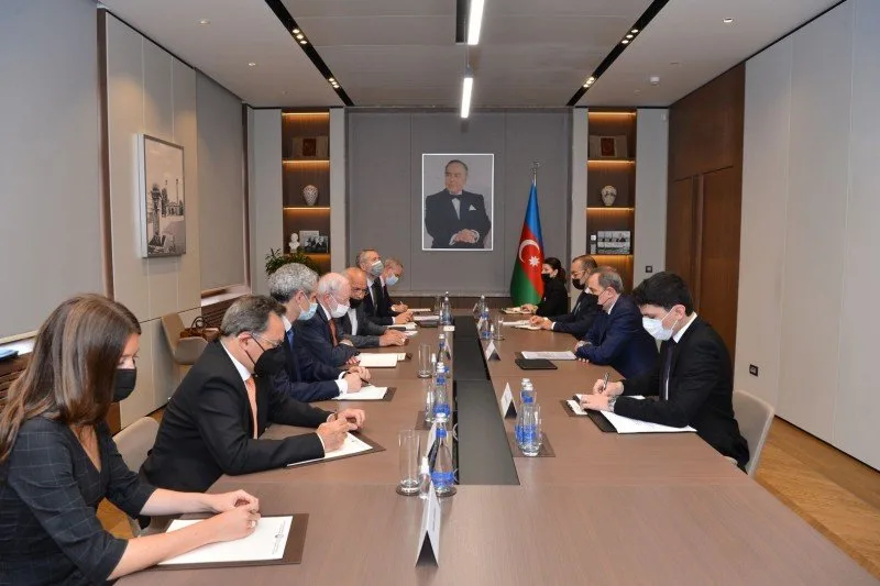 Ceyhun Bayramov Fransa nümayəndə heyəti ilə görüşüb