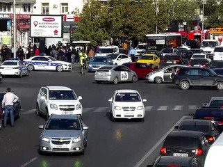 Bakıda ticarət obyektləri YANIR