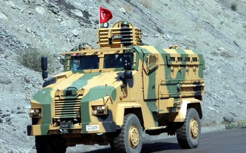 Türkiyədə hərbi avtomobil qəzaya uğrayıb, ölən və yaralananlar var