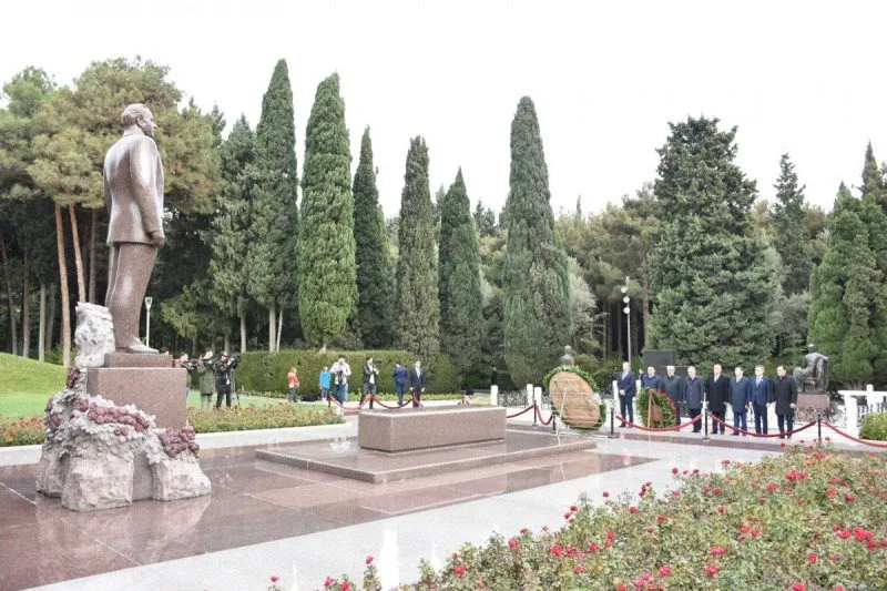 Türk Şurasına üzv dövlətlərin Baş prokurorları Fəxri xiyabanı ziyarət edib