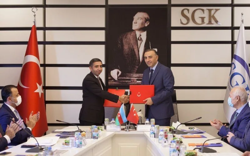 Azərbaycan Türkiyə ilə icbari tibbi sığortaya dair sənəd imzalayıb