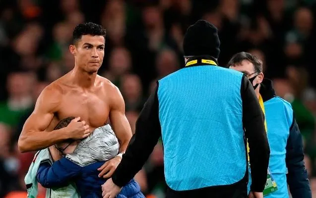 Ronaldodan balaca azarkeşə hədiyyə
