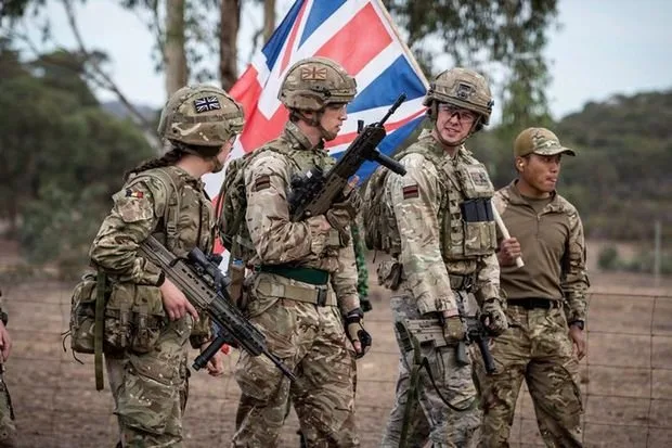 Britaniya Belarus - Polşa sərhədinə hərbçilərini göndərdi